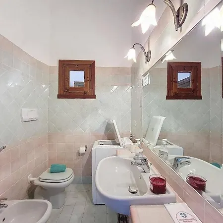 Incantevole 2 Bedroom Pool דירה