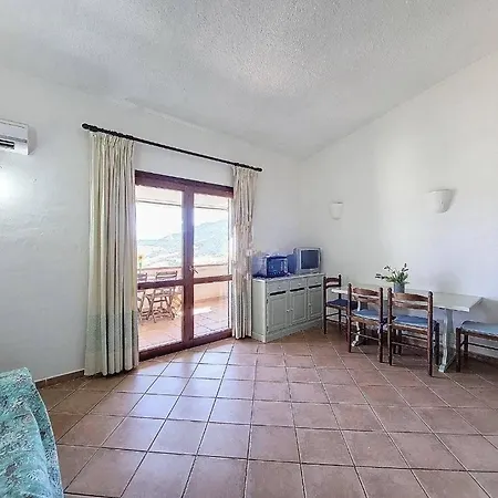 Incantevole 2 Bedroom Pool דירה קאסטלסארדו