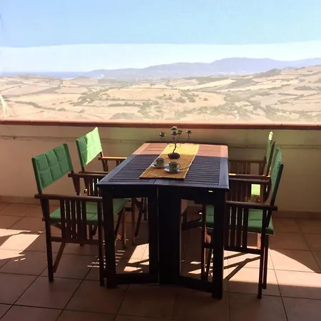 Incantevole 2 Bedroom Pool דירה